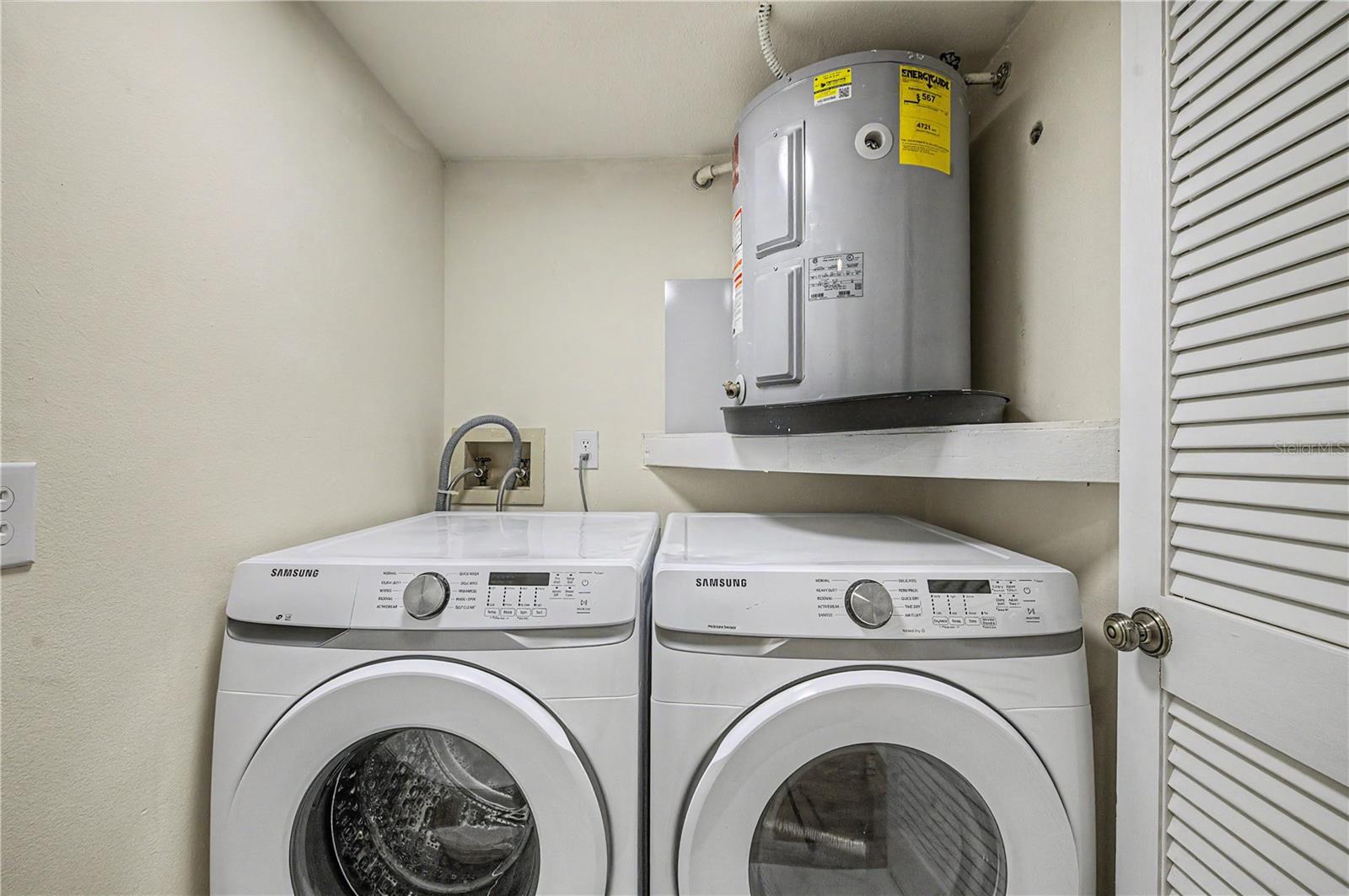 THE TOWERS AT CARROLLWOOD VILL - Residential