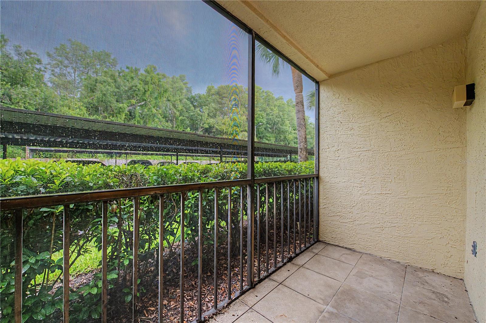 THE TOWERS AT CARROLLWOOD VILL - Residential