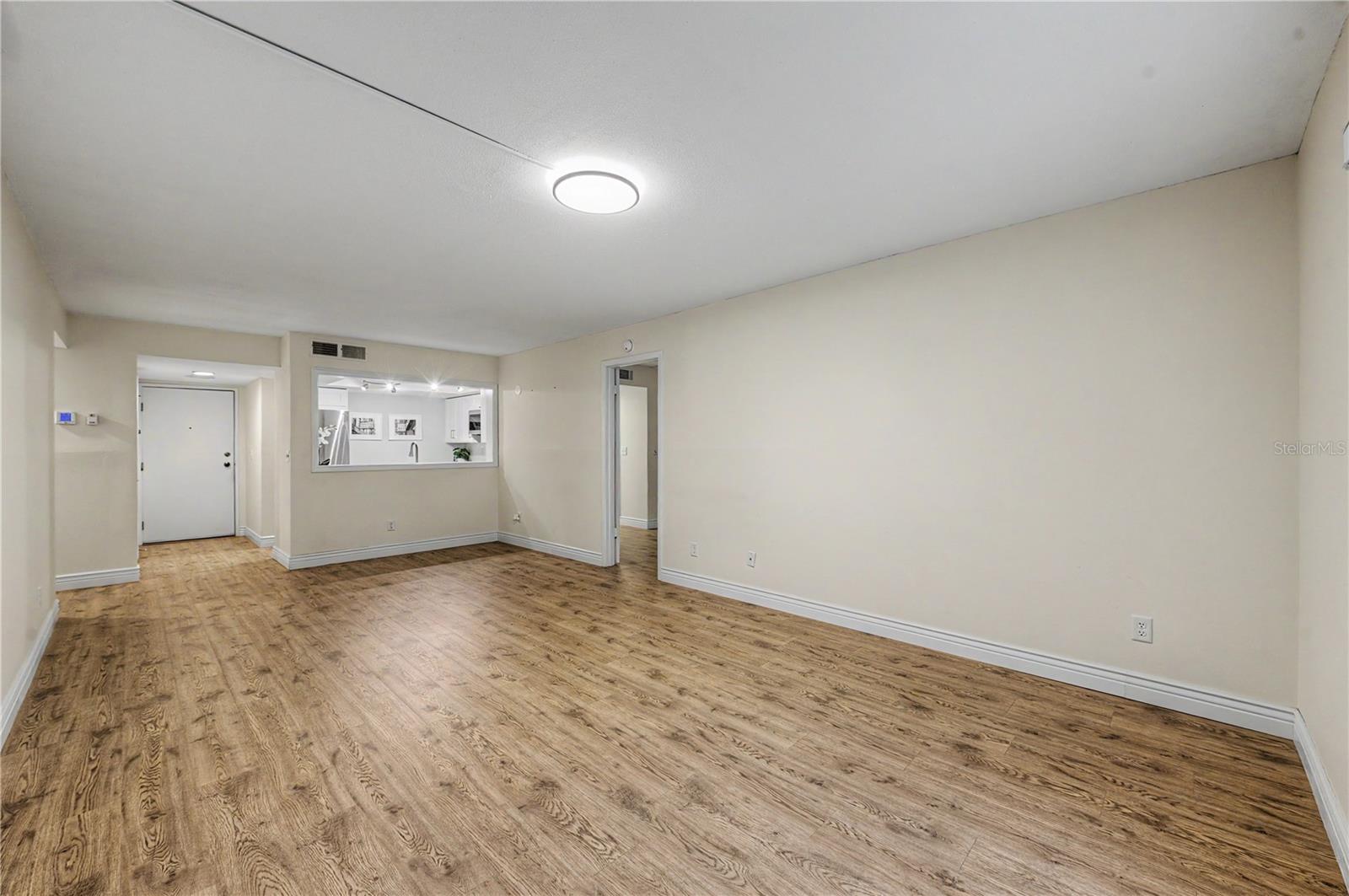 THE TOWERS AT CARROLLWOOD VILL - Residential