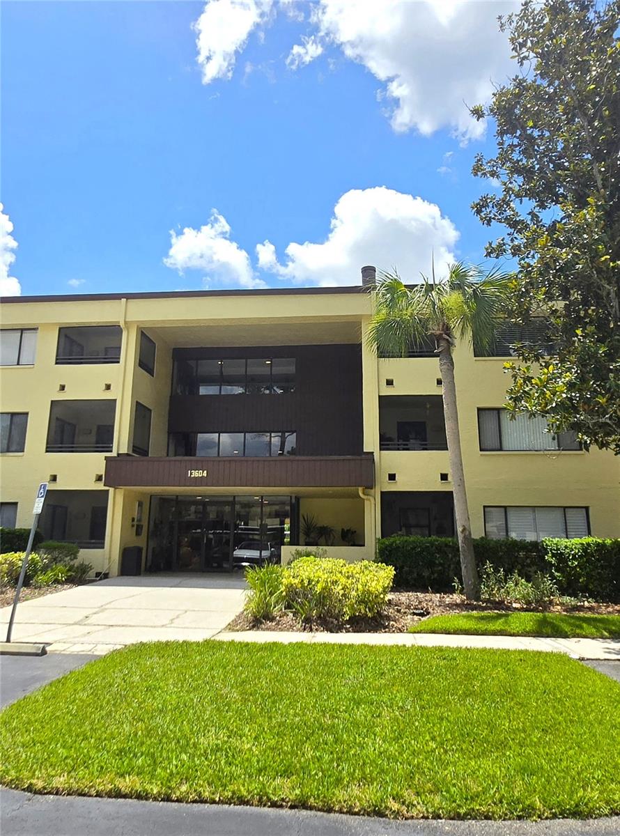 THE TOWERS AT CARROLLWOOD VILL - Residential