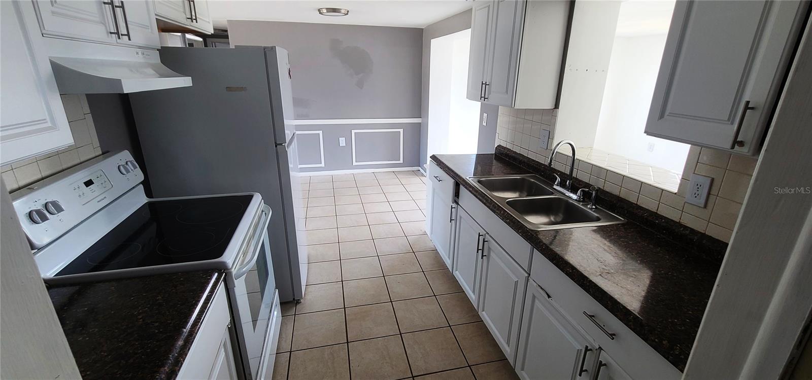 COLONIAL HILLS - Residential