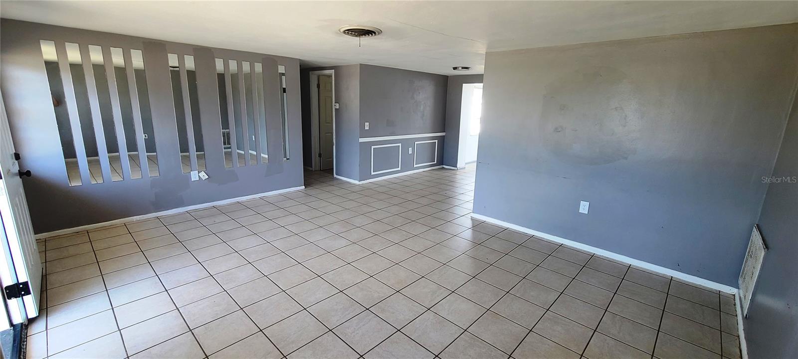 COLONIAL HILLS - Residential