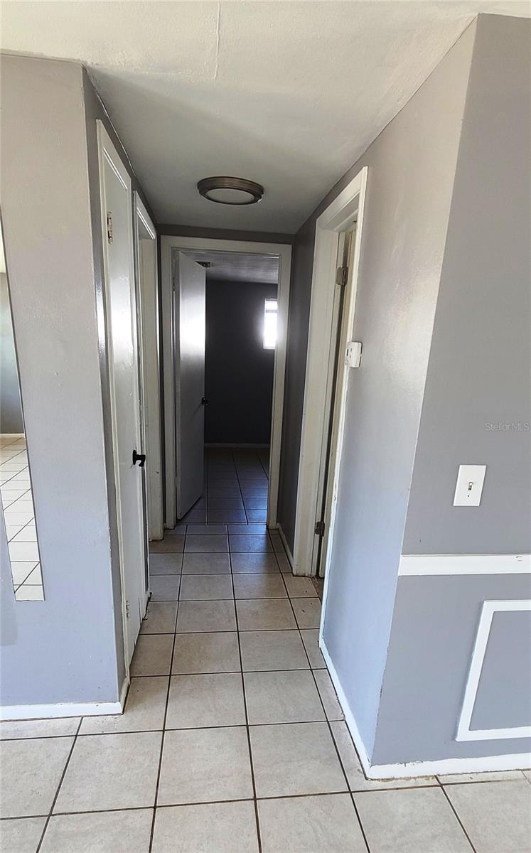 COLONIAL HILLS - Residential