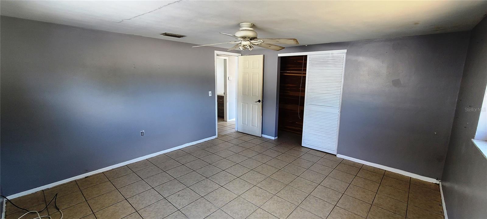 COLONIAL HILLS - Residential