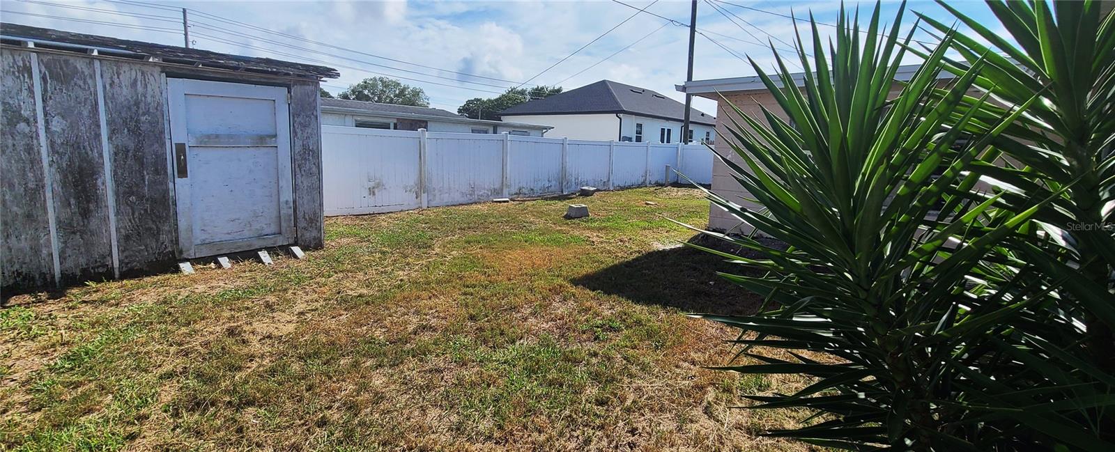 COLONIAL HILLS - Residential