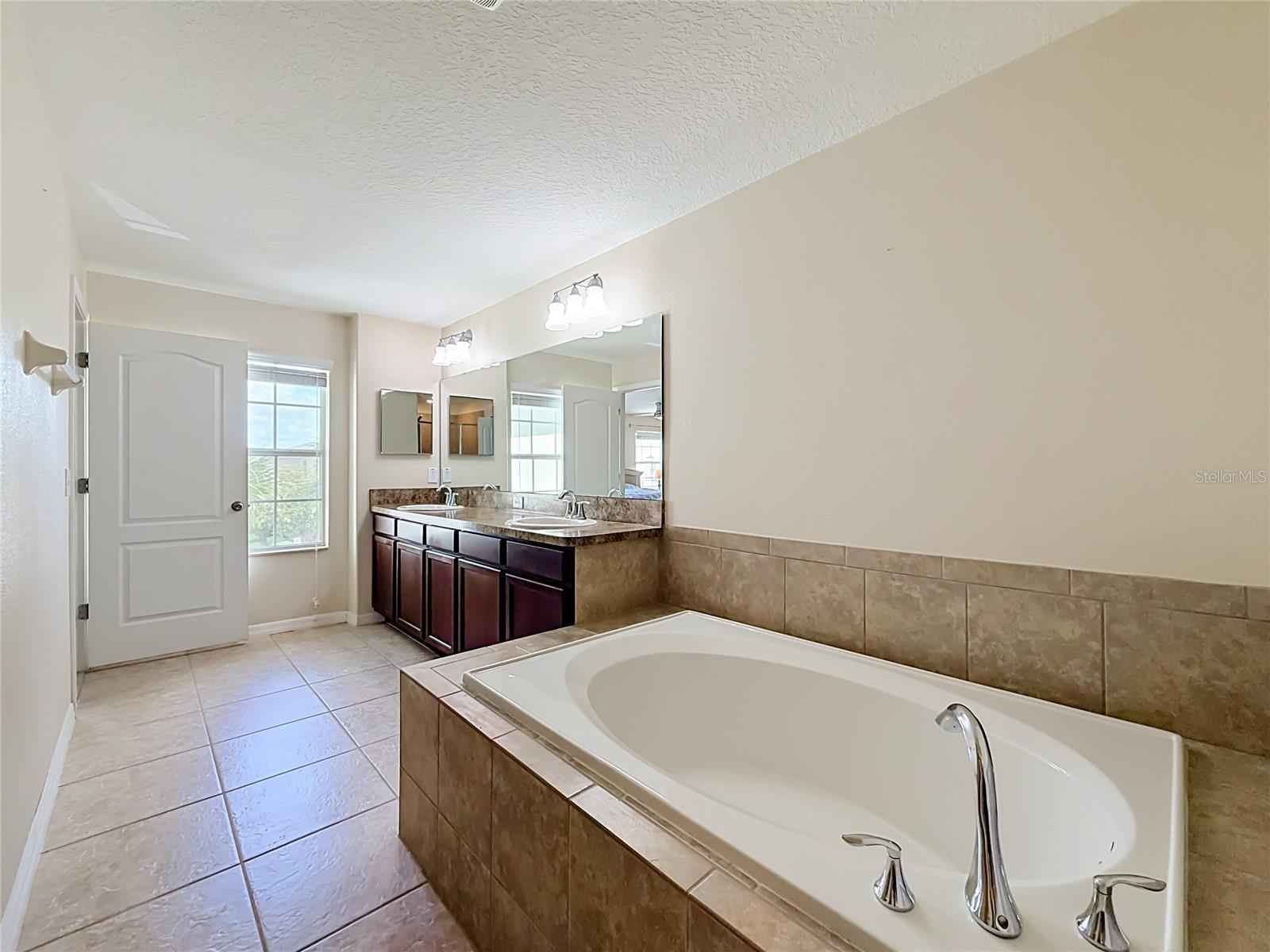WYNDHAM LAKES ESTATES - Residential
