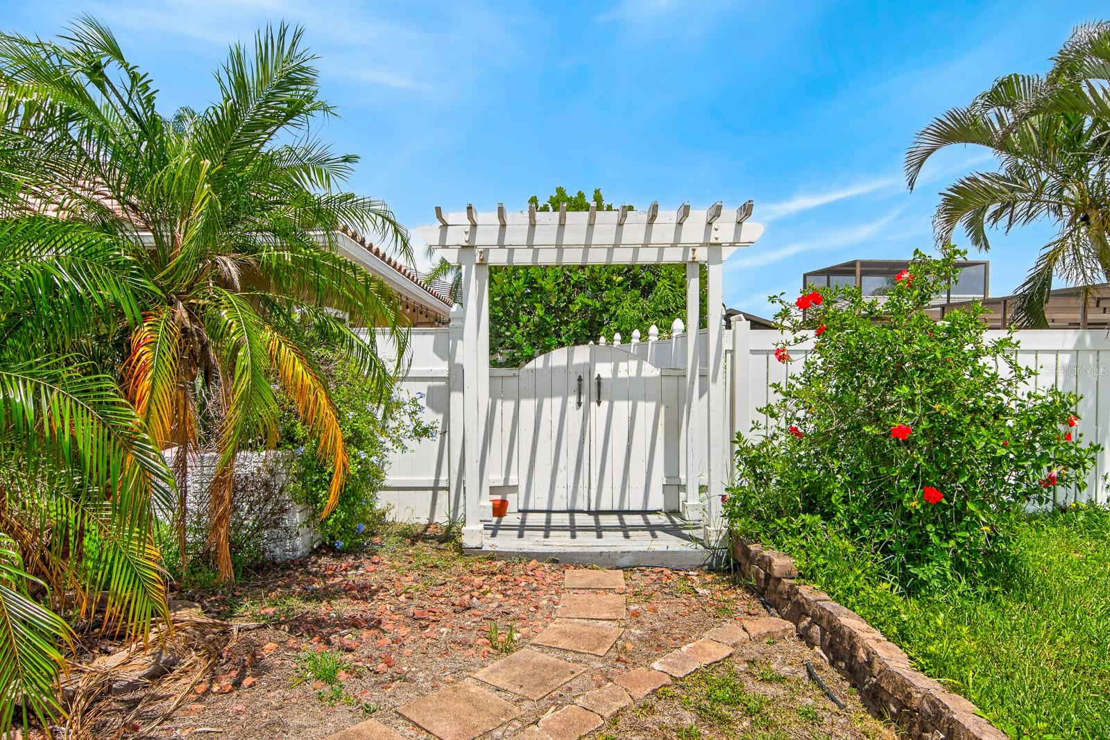 FLORAMAR SEC C-8 - Residential