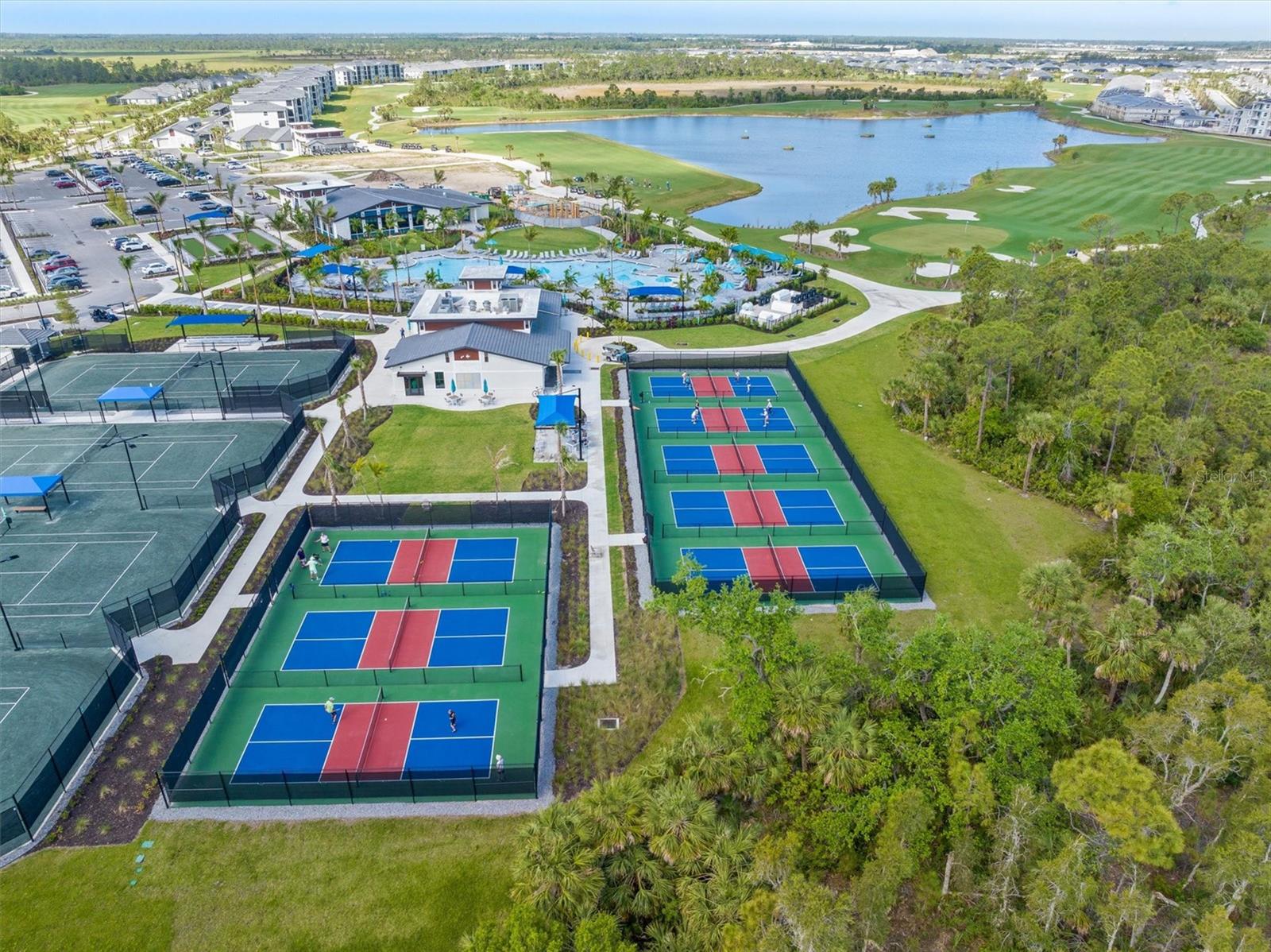 WELLEN PARK GOLF & COUNTRY CLUB - Residential