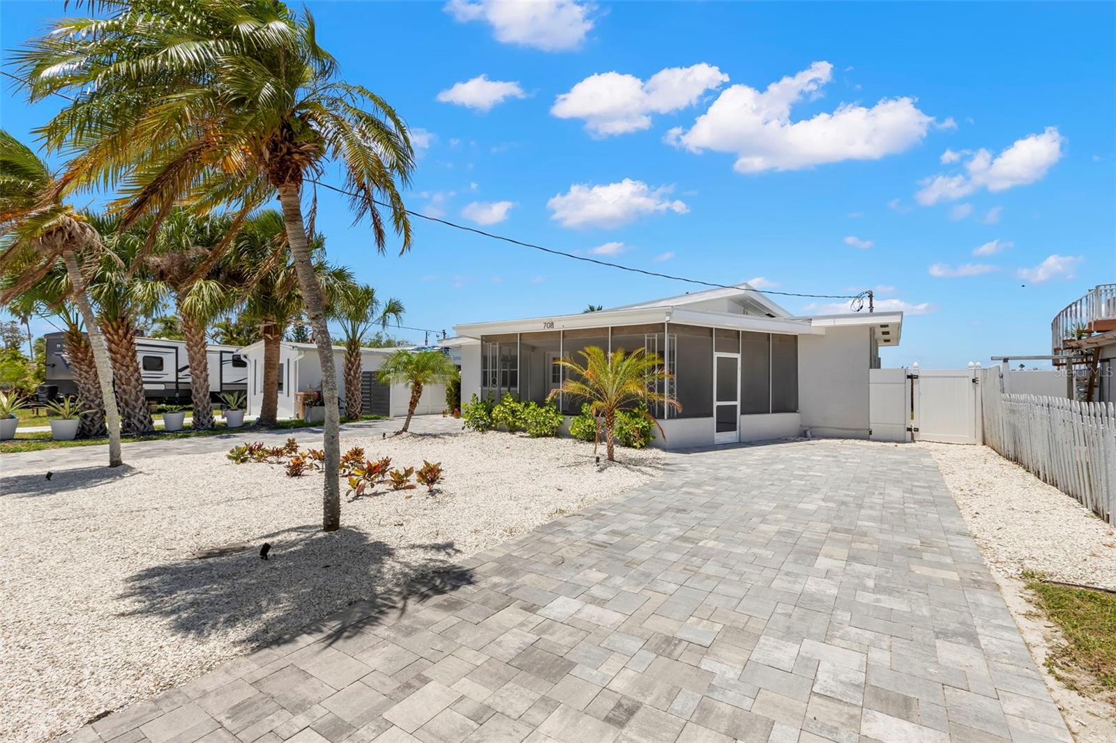 BAY POINT ESTATES - Residential