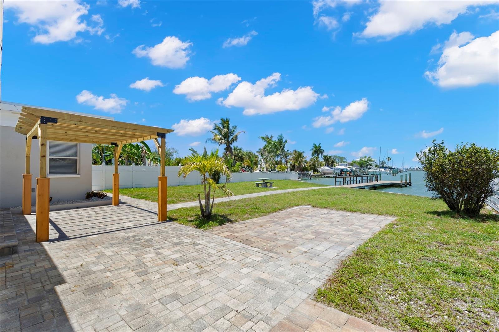 BAY POINT ESTATES - Residential