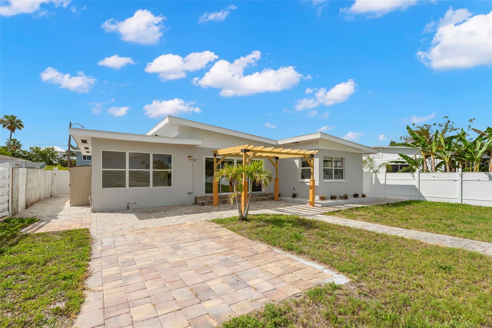 BAY POINT ESTATES - Residential