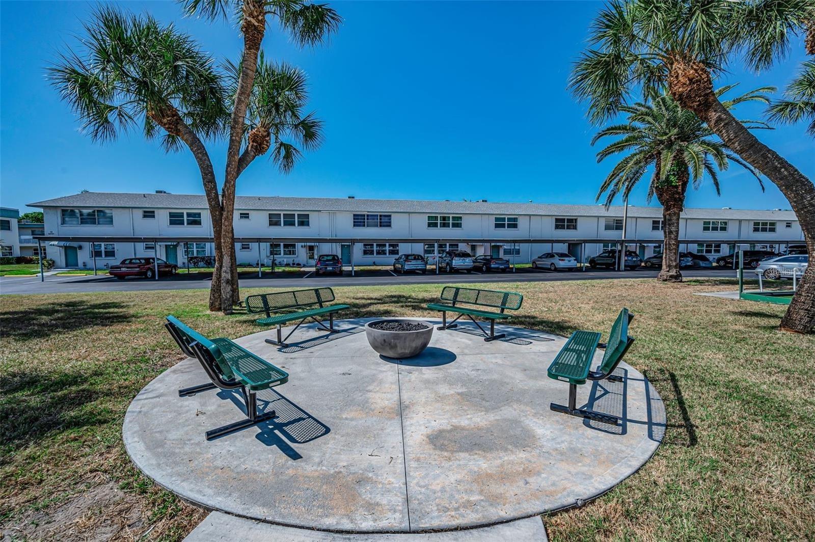 PARADISE SHORES - Residential