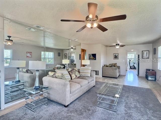 PARADISE SHORES - Residential