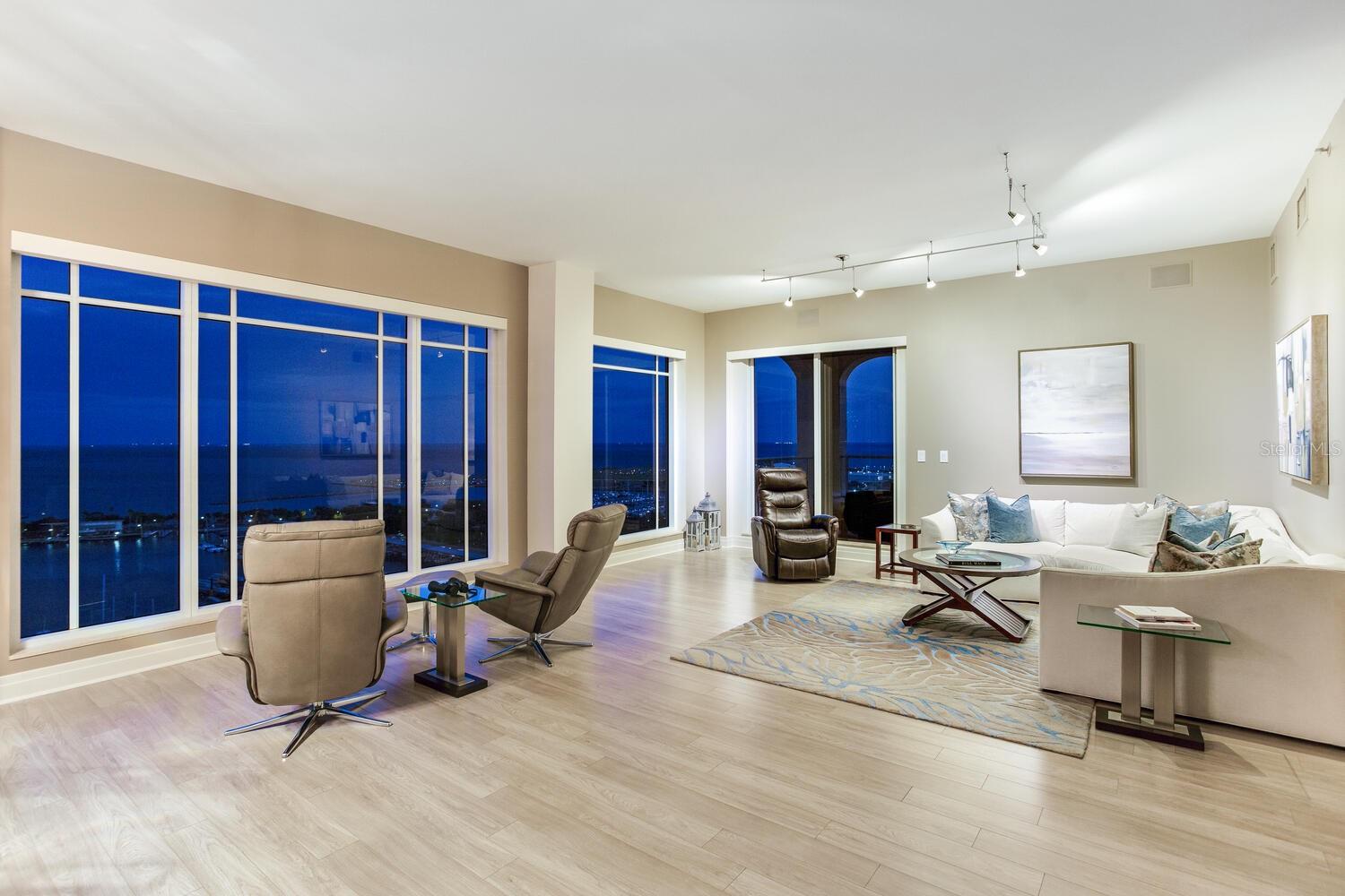 FLORENCIA CONDO - Residential