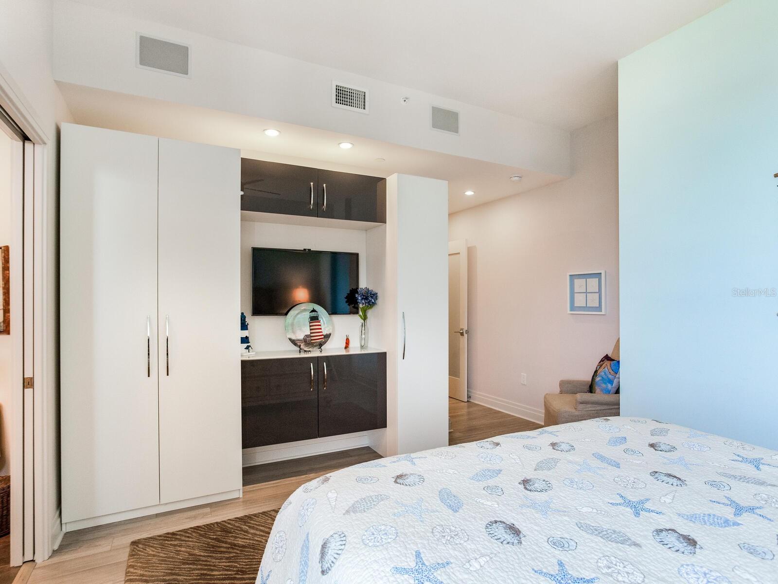 FLORENCIA CONDO - Residential