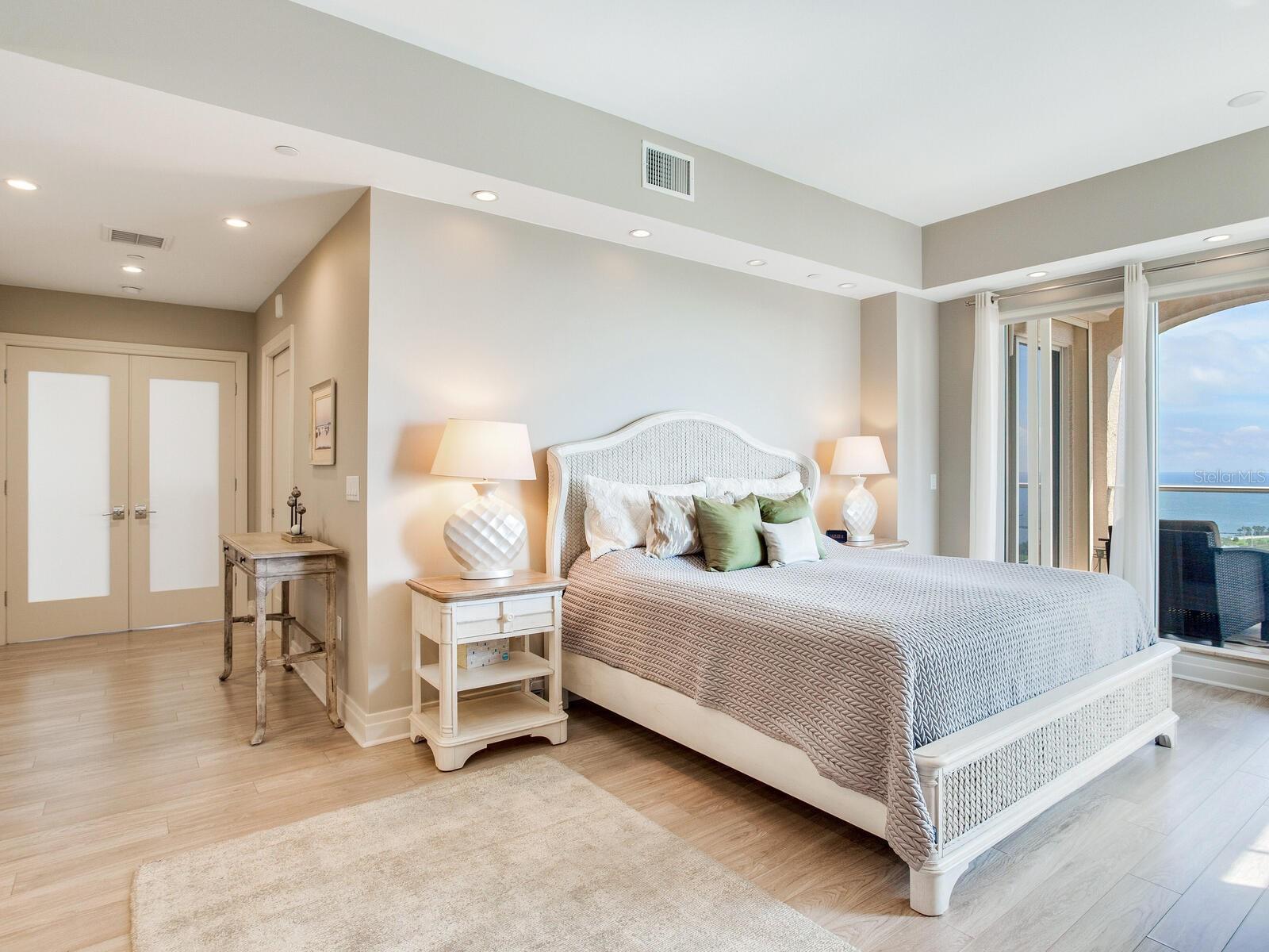 FLORENCIA CONDO - Residential