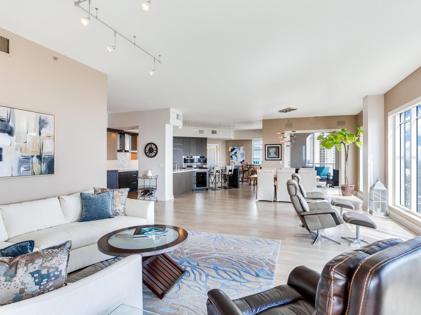 FLORENCIA CONDO - Residential