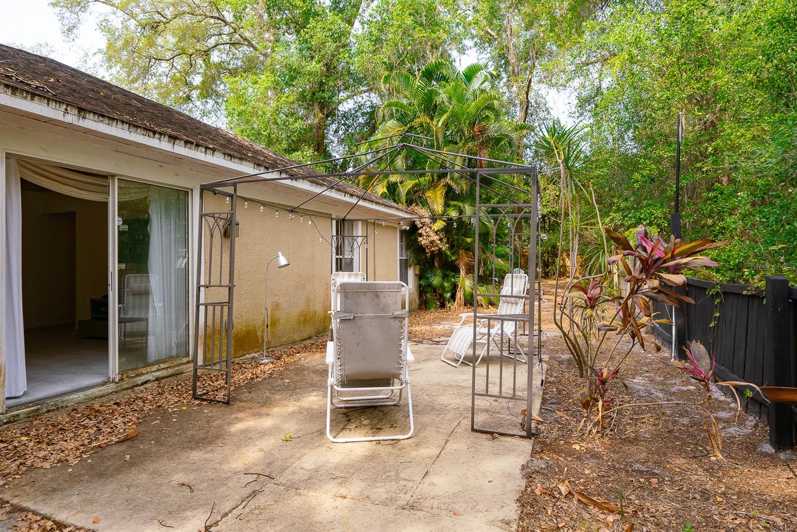 SUNSET OAKS - Residential Lease
