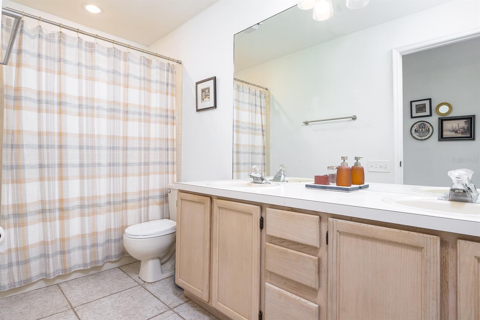 SUNSET OAKS - Residential Lease