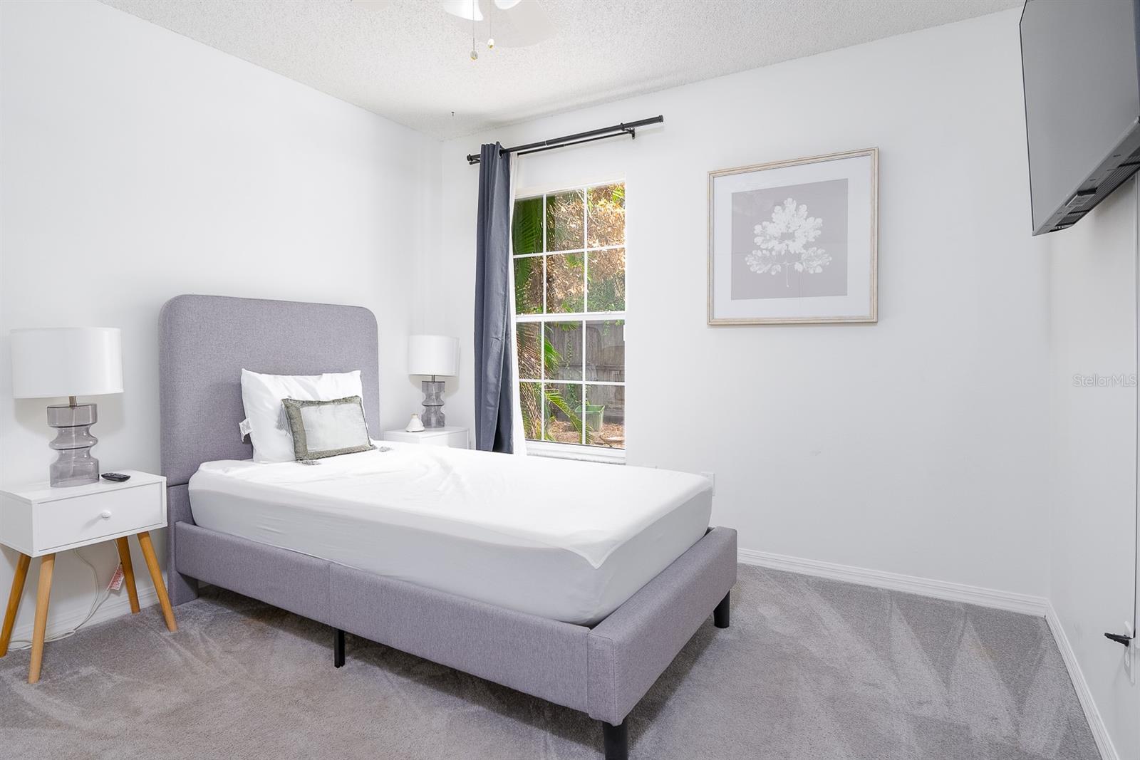 SUNSET OAKS - Residential Lease
