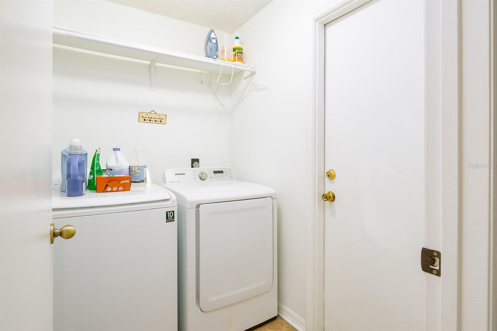 SUNSET OAKS - Residential Lease