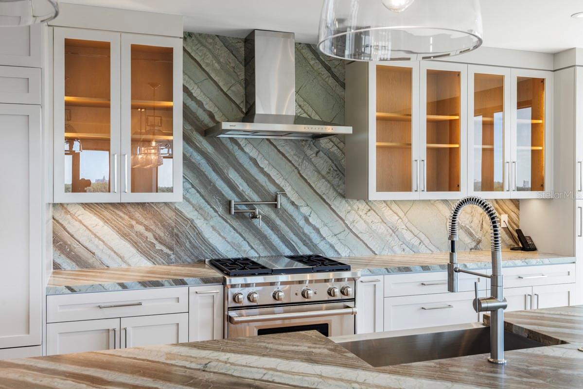 GOLDEN OAK FLORIAN PARK CONDOMINIUM - Residential