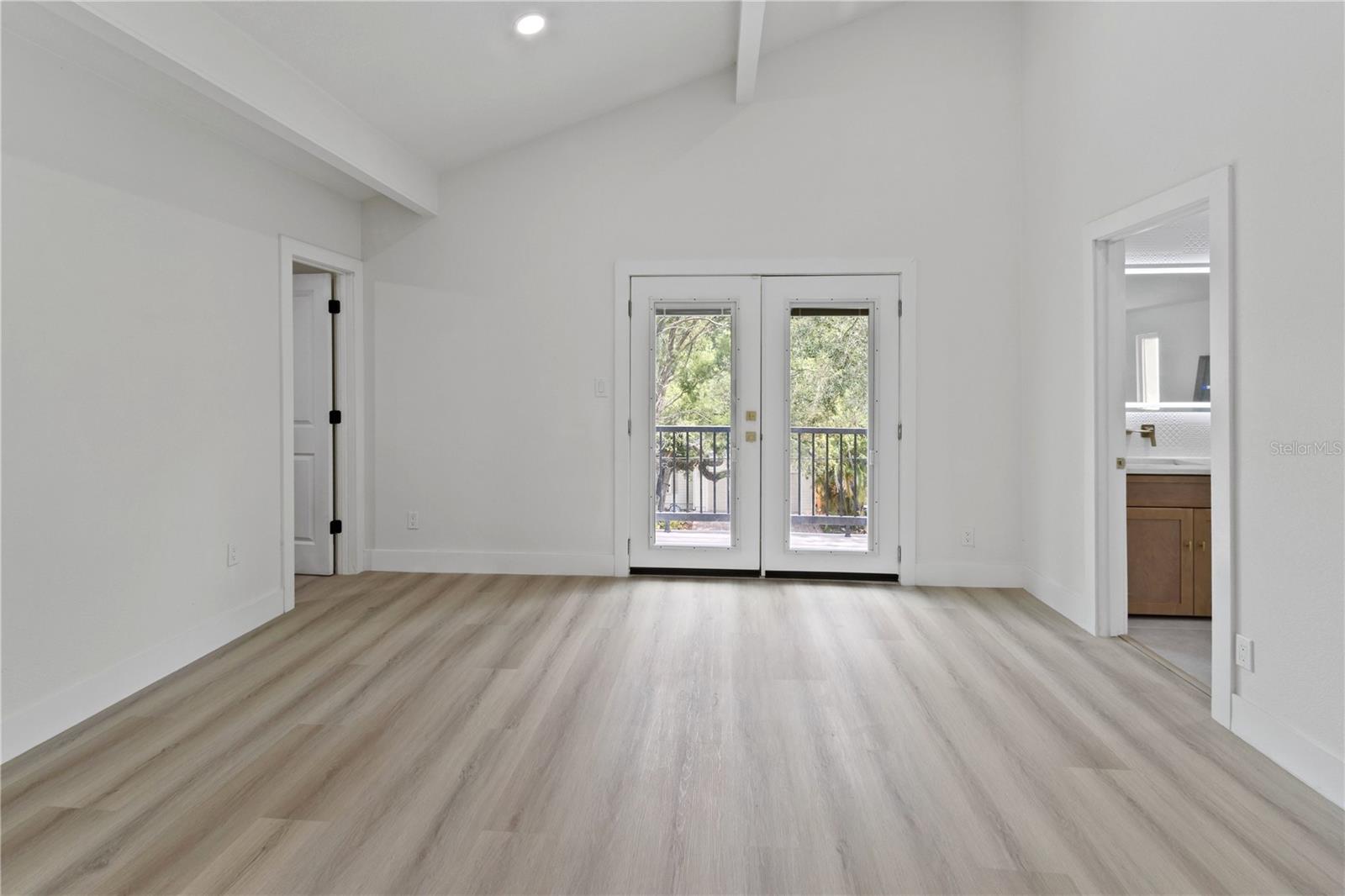 OAKELLARS - Residential