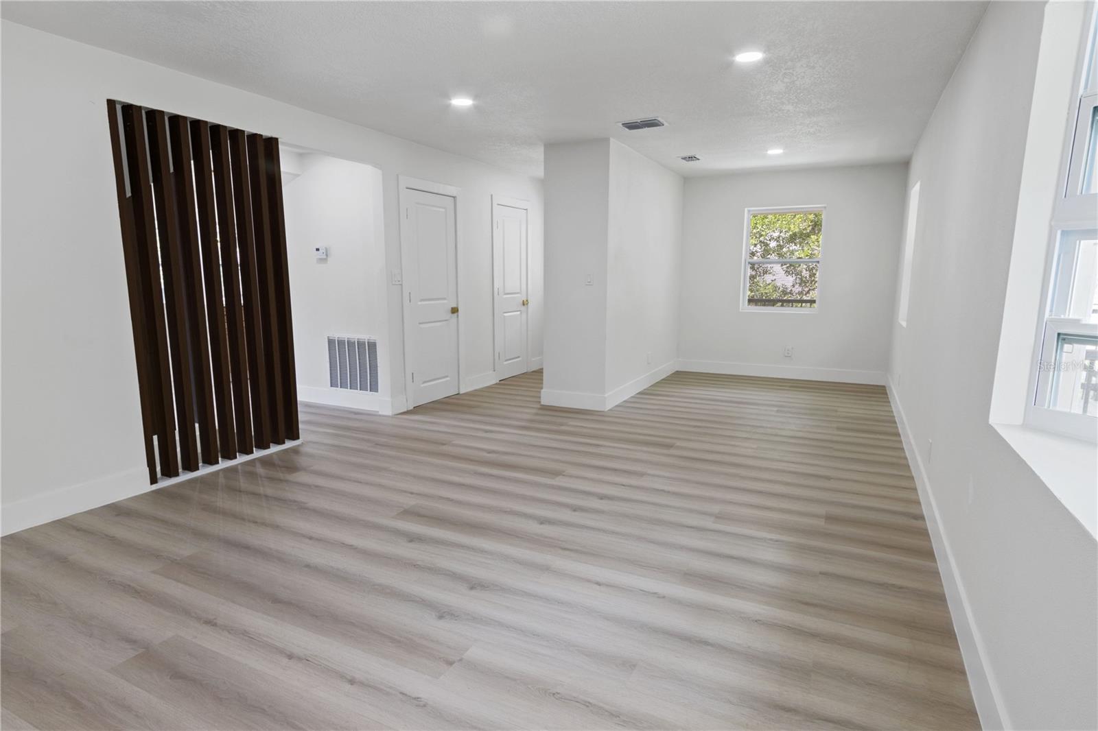 OAKELLARS - Residential