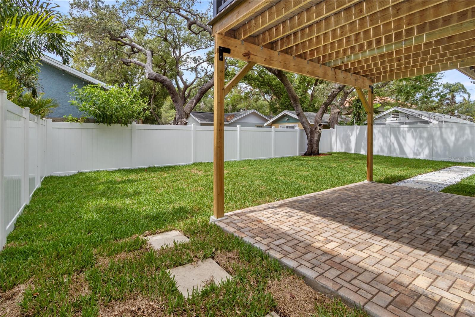 OAKELLARS - Residential