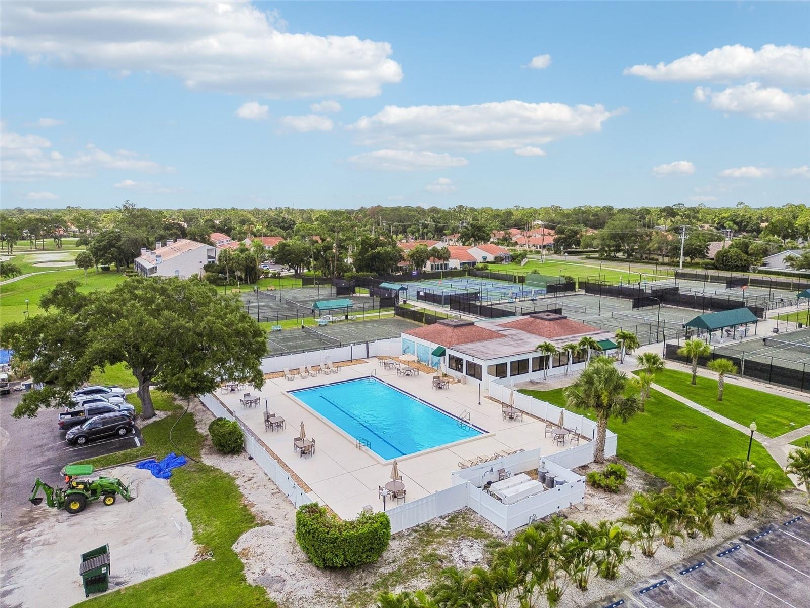 CLUB VILLAS AT PALM-AIRE PH XII - Residential