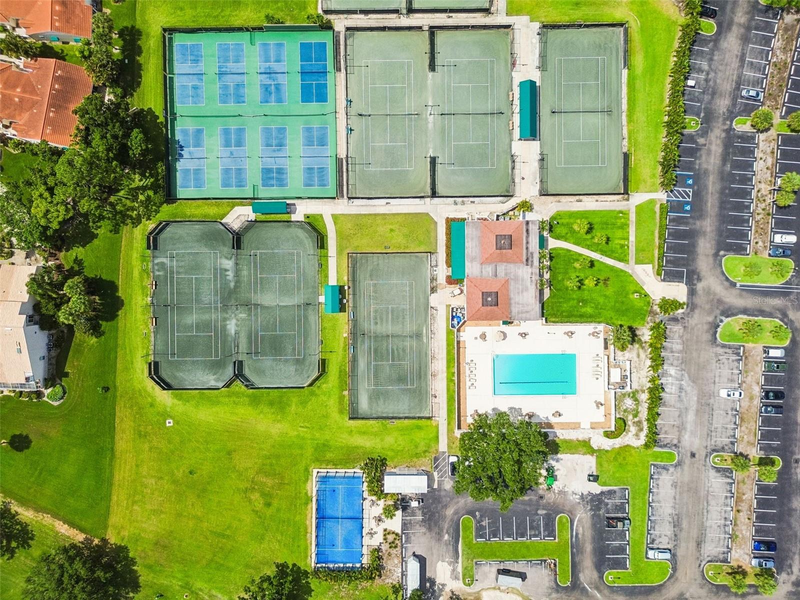 CLUB VILLAS AT PALM-AIRE PH XII - Residential