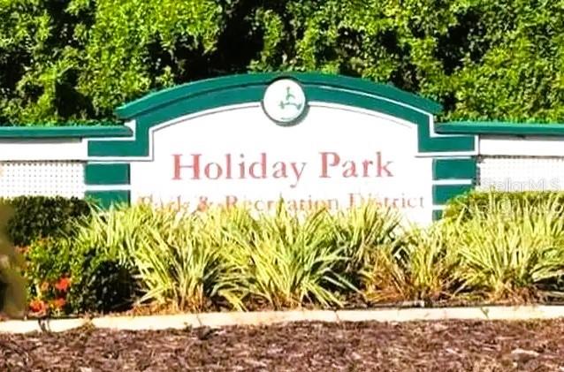 HOLIDAY PARK - Land