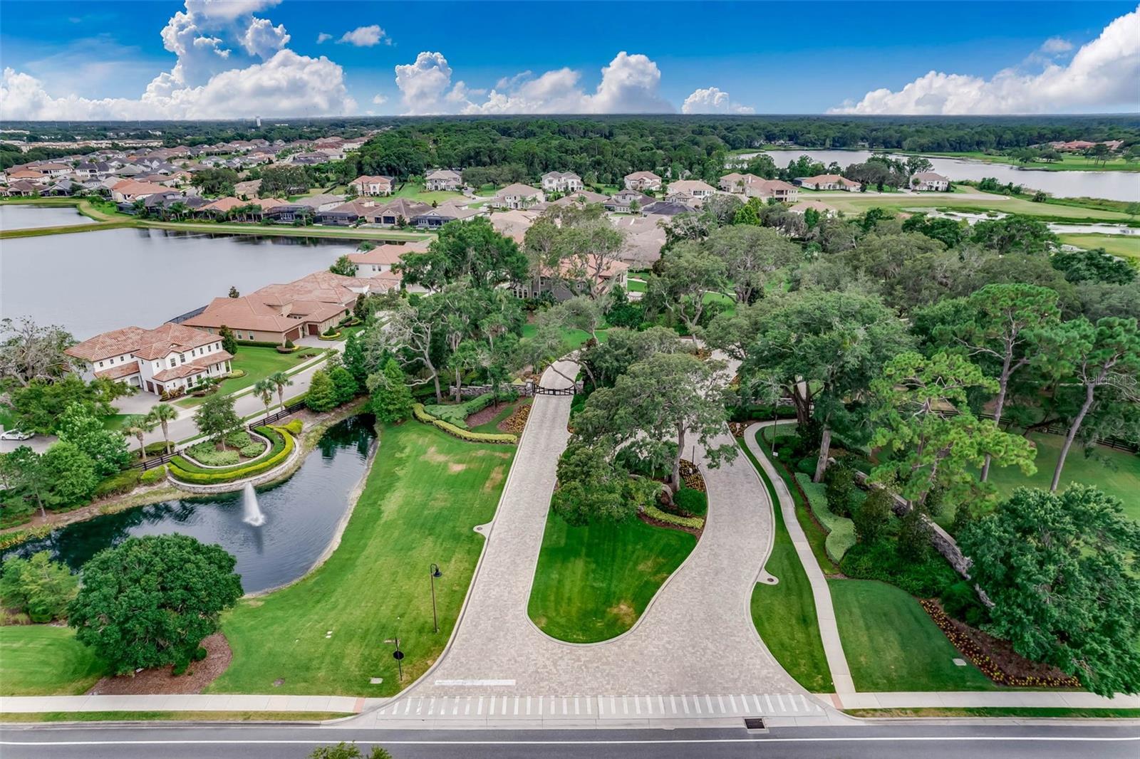 STEEPLE CHASE - Residential