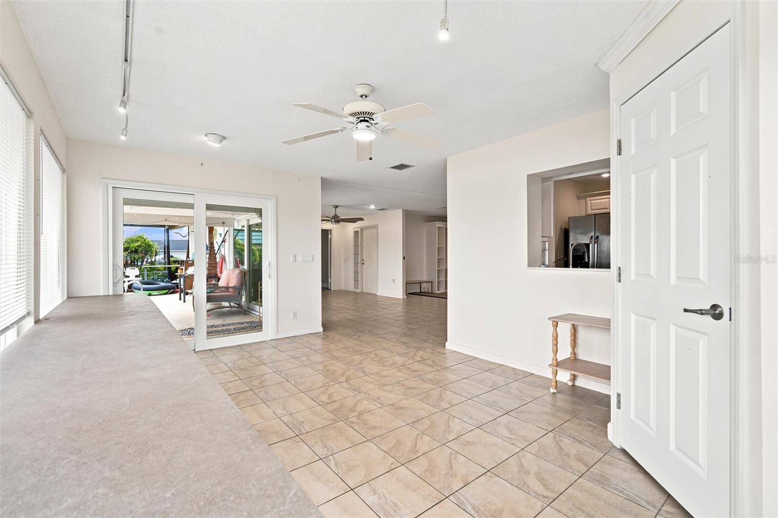 DEL WEBBS SUN CITY FLORIDA UN - Residential