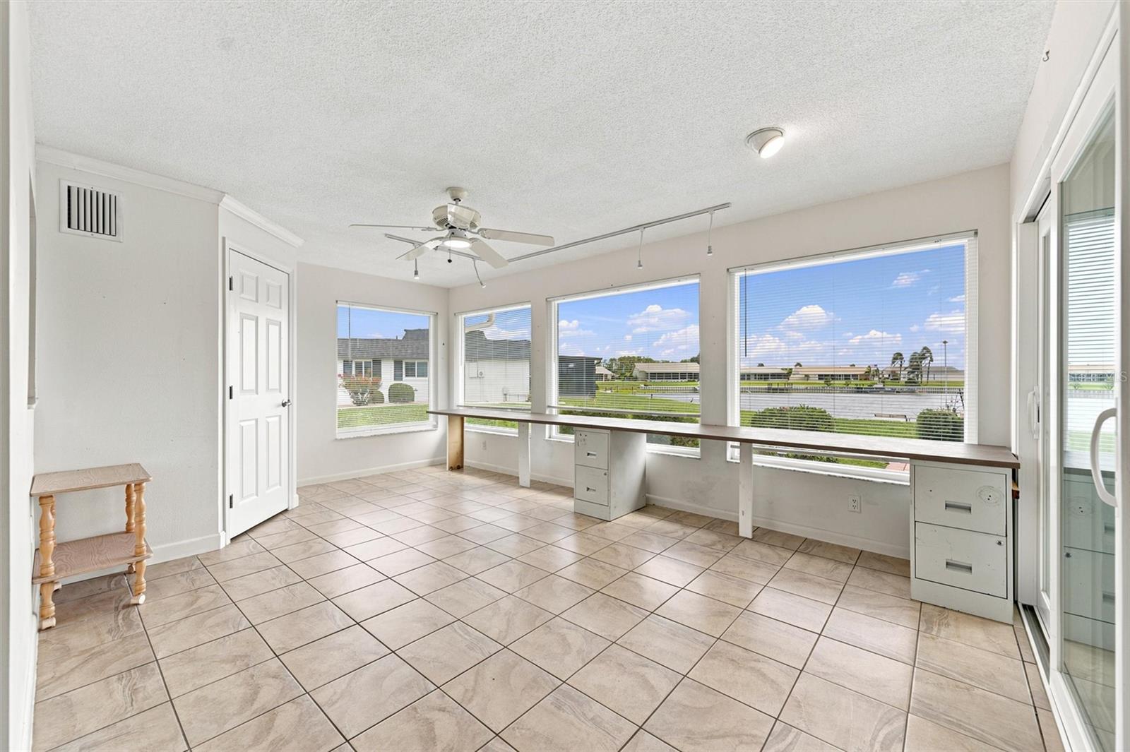 DEL WEBBS SUN CITY FLORIDA UN - Residential