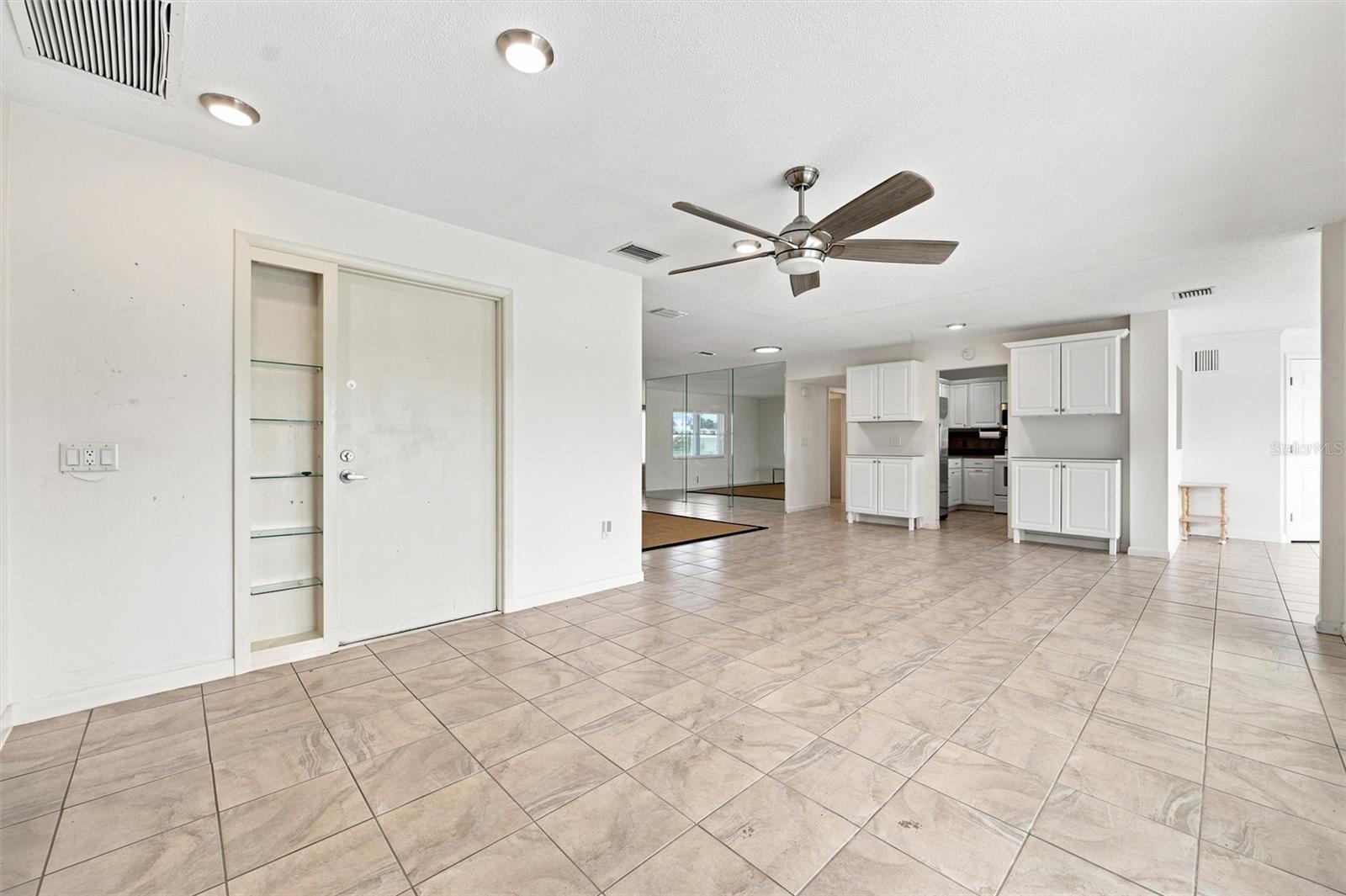 DEL WEBBS SUN CITY FLORIDA UN - Residential
