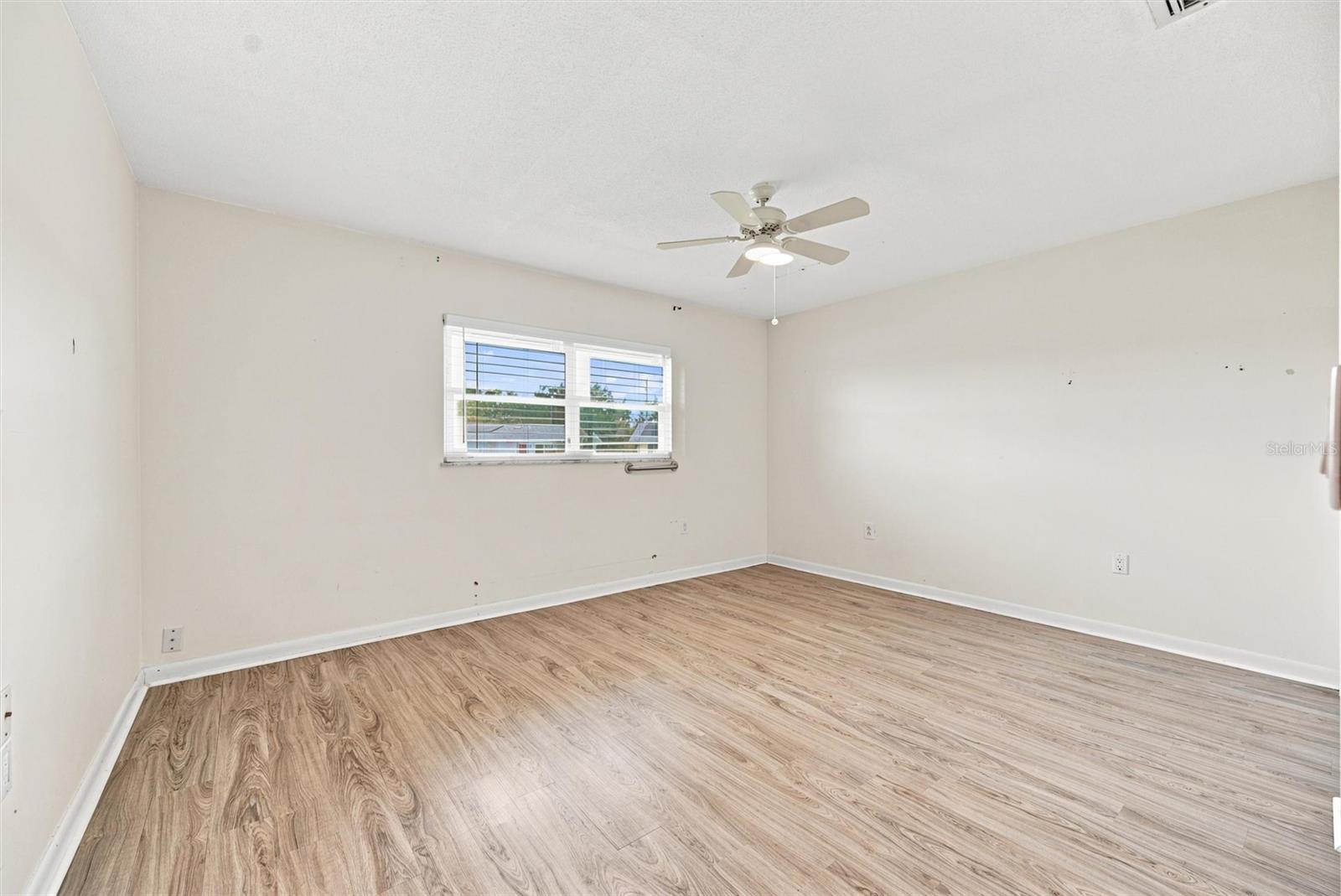 DEL WEBBS SUN CITY FLORIDA UN - Residential