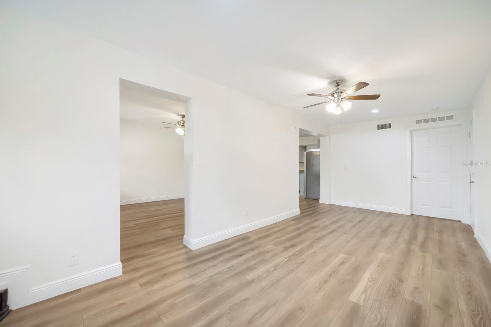 COUNTRY CLUB MANOR UNIT 3 - Residential