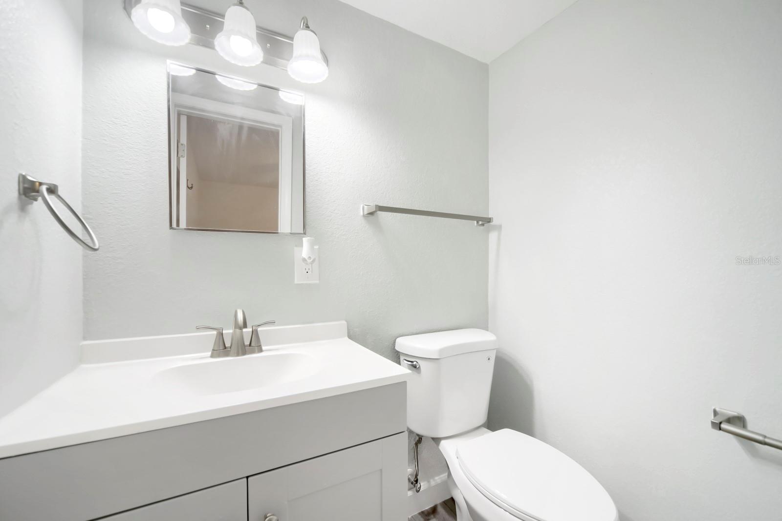 COUNTRY CLUB MANOR UNIT 3 - Residential