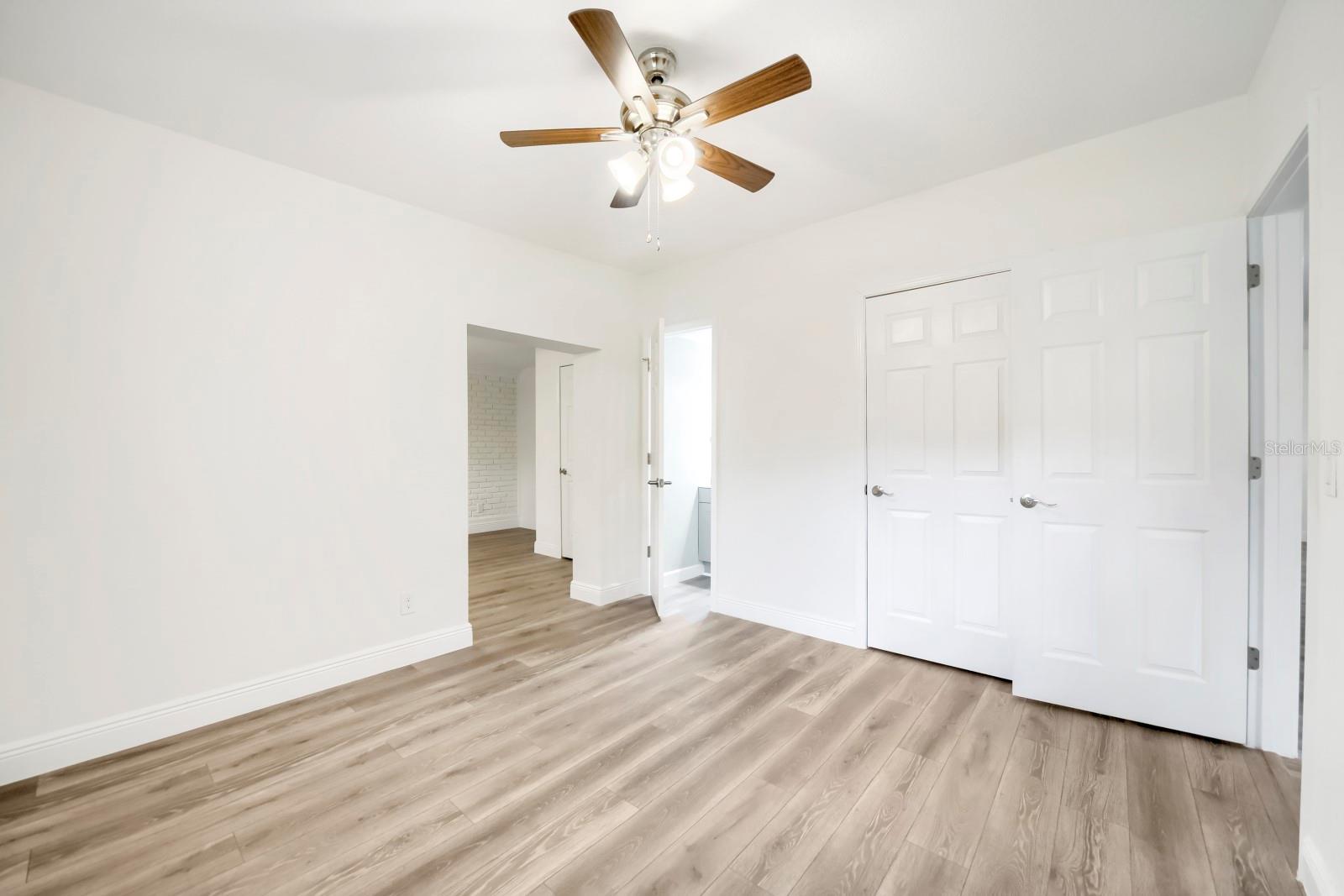 COUNTRY CLUB MANOR UNIT 3 - Residential