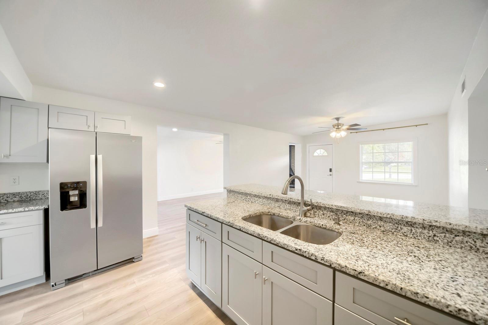 COUNTRY CLUB MANOR UNIT 3 - Residential