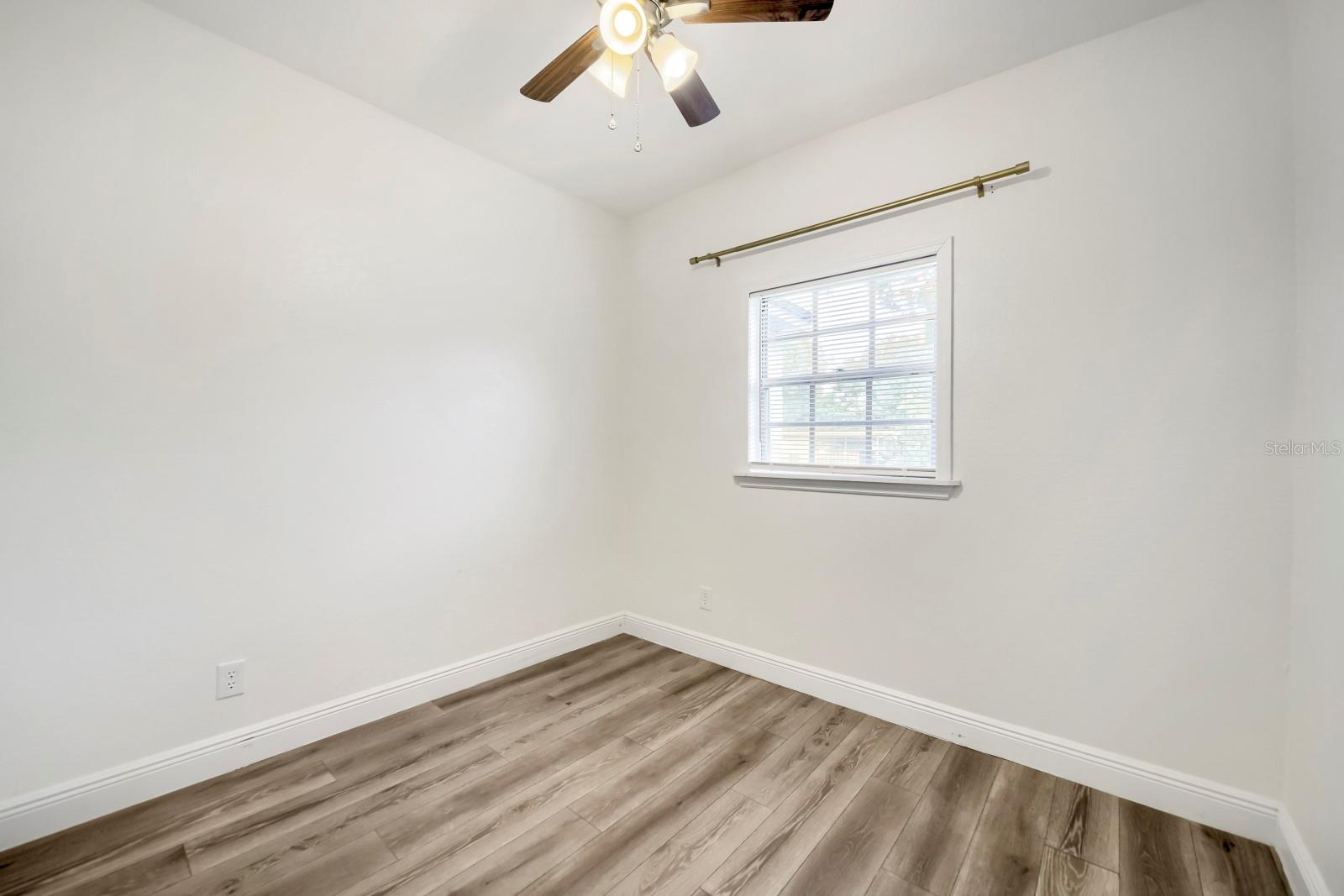 COUNTRY CLUB MANOR UNIT 3 - Residential