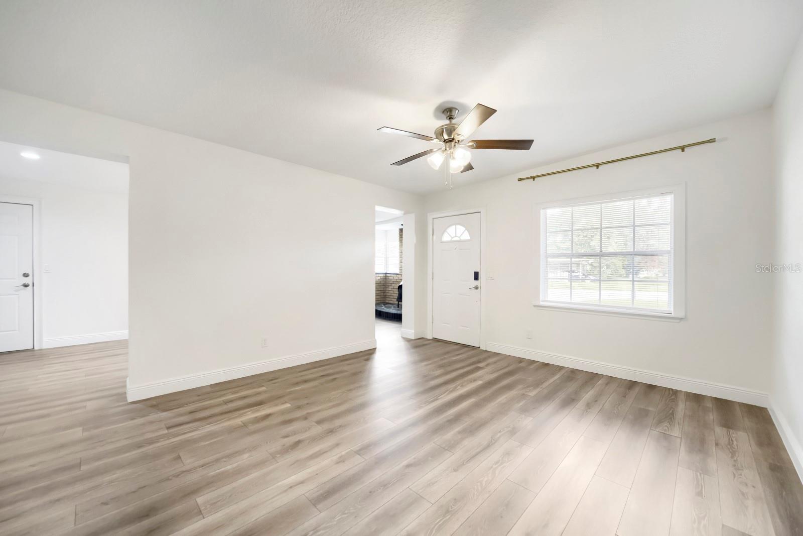 COUNTRY CLUB MANOR UNIT 3 - Residential