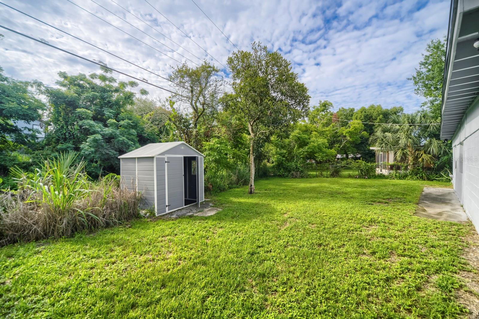COUNTRY CLUB MANOR UNIT 3 - Residential