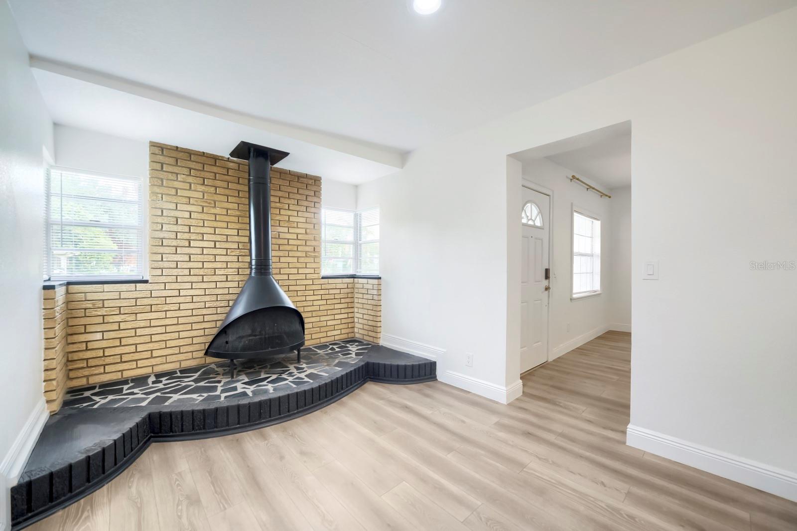 COUNTRY CLUB MANOR UNIT 3 - Residential