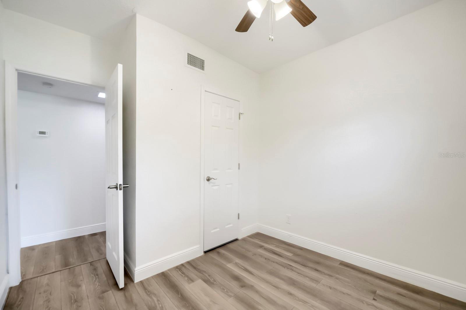 COUNTRY CLUB MANOR UNIT 3 - Residential
