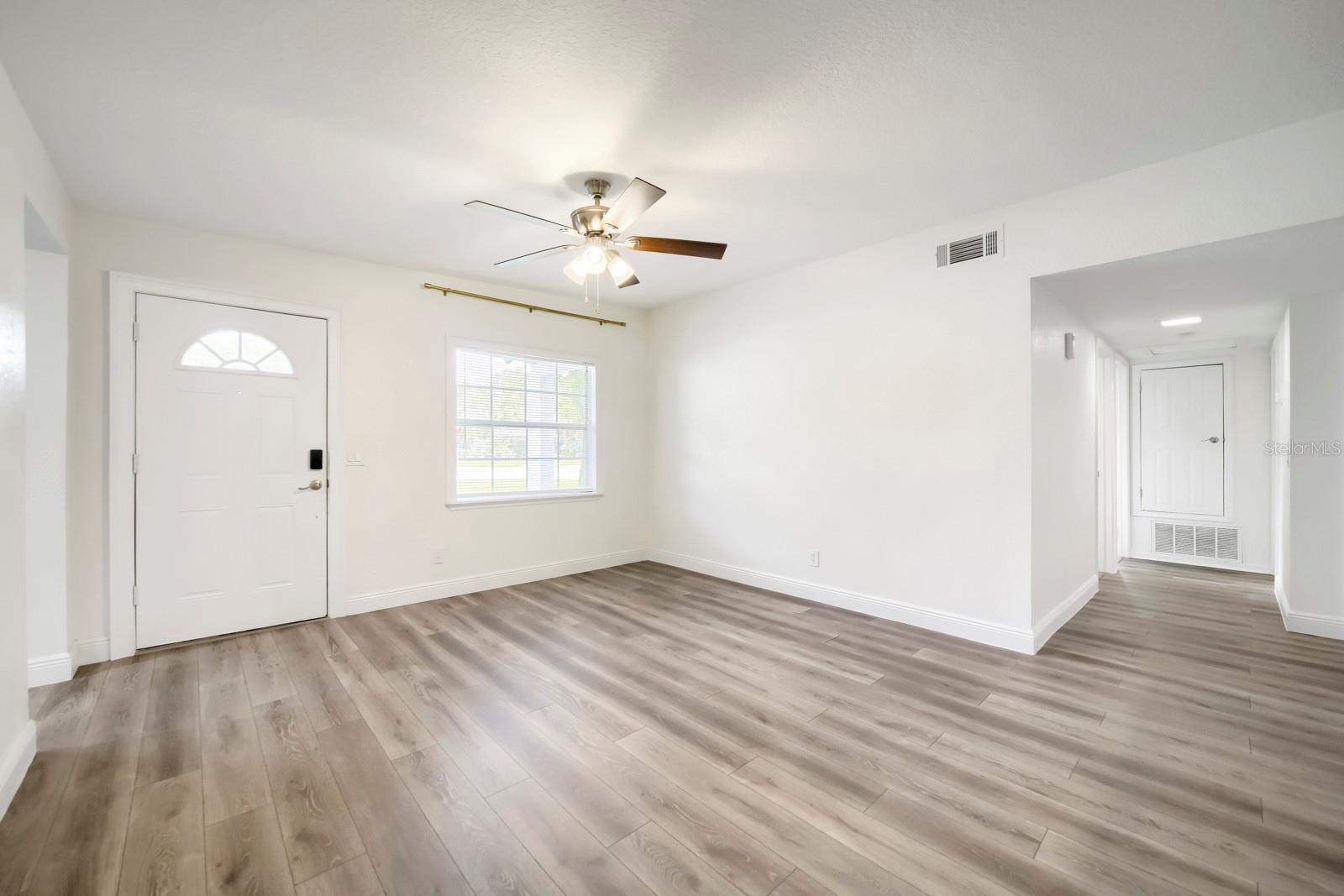 COUNTRY CLUB MANOR UNIT 3 - Residential