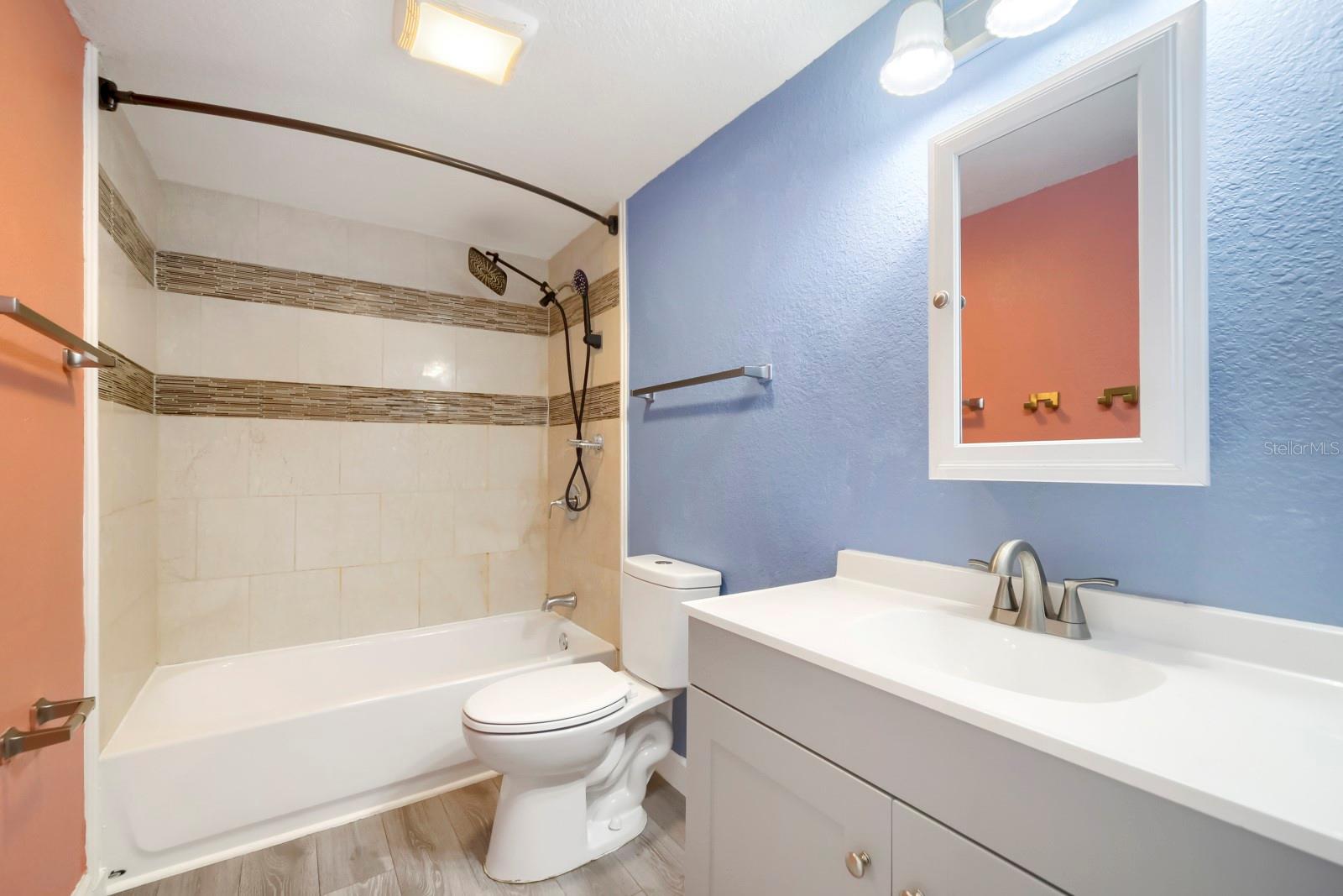 COUNTRY CLUB MANOR UNIT 3 - Residential