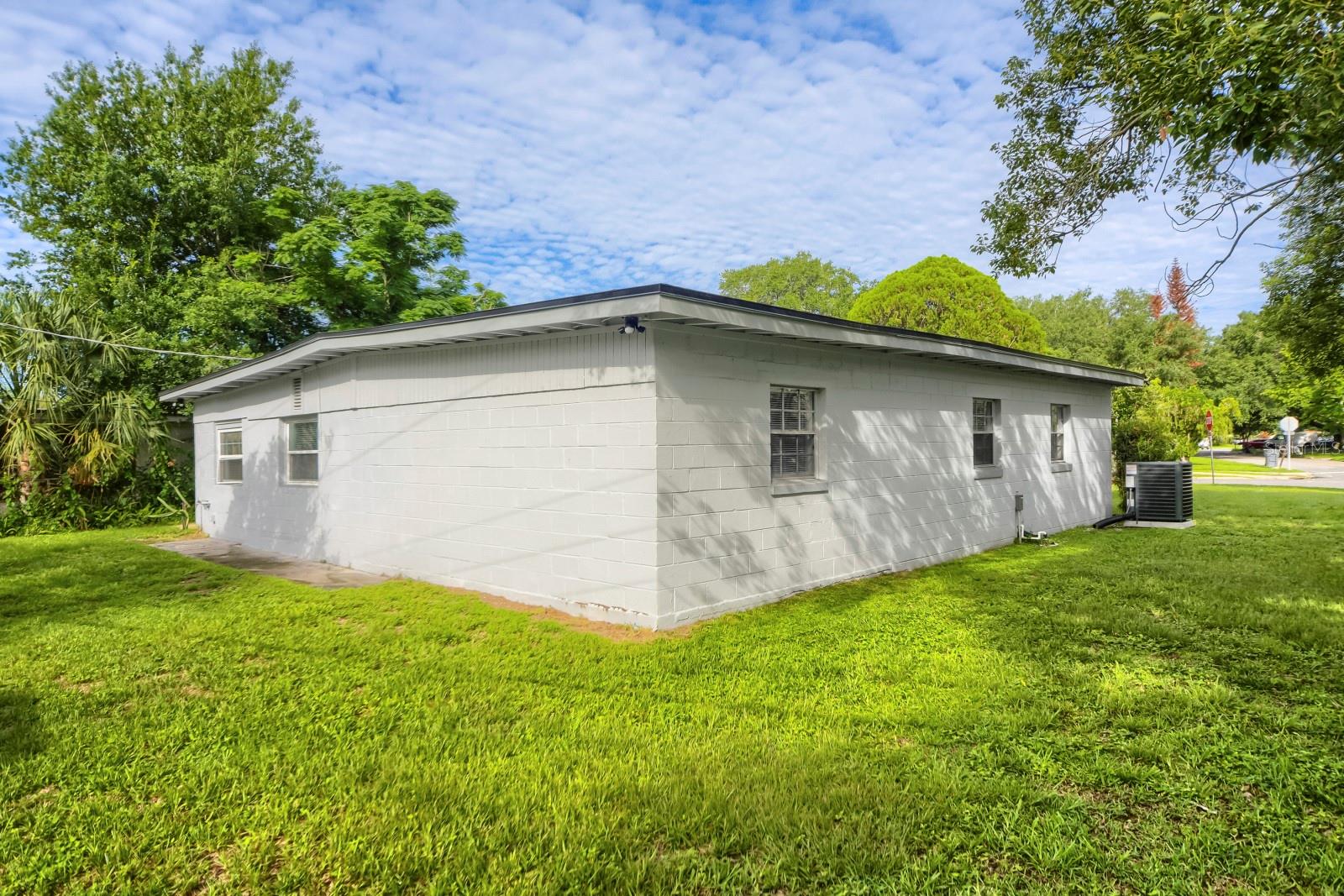 COUNTRY CLUB MANOR UNIT 3 - Residential