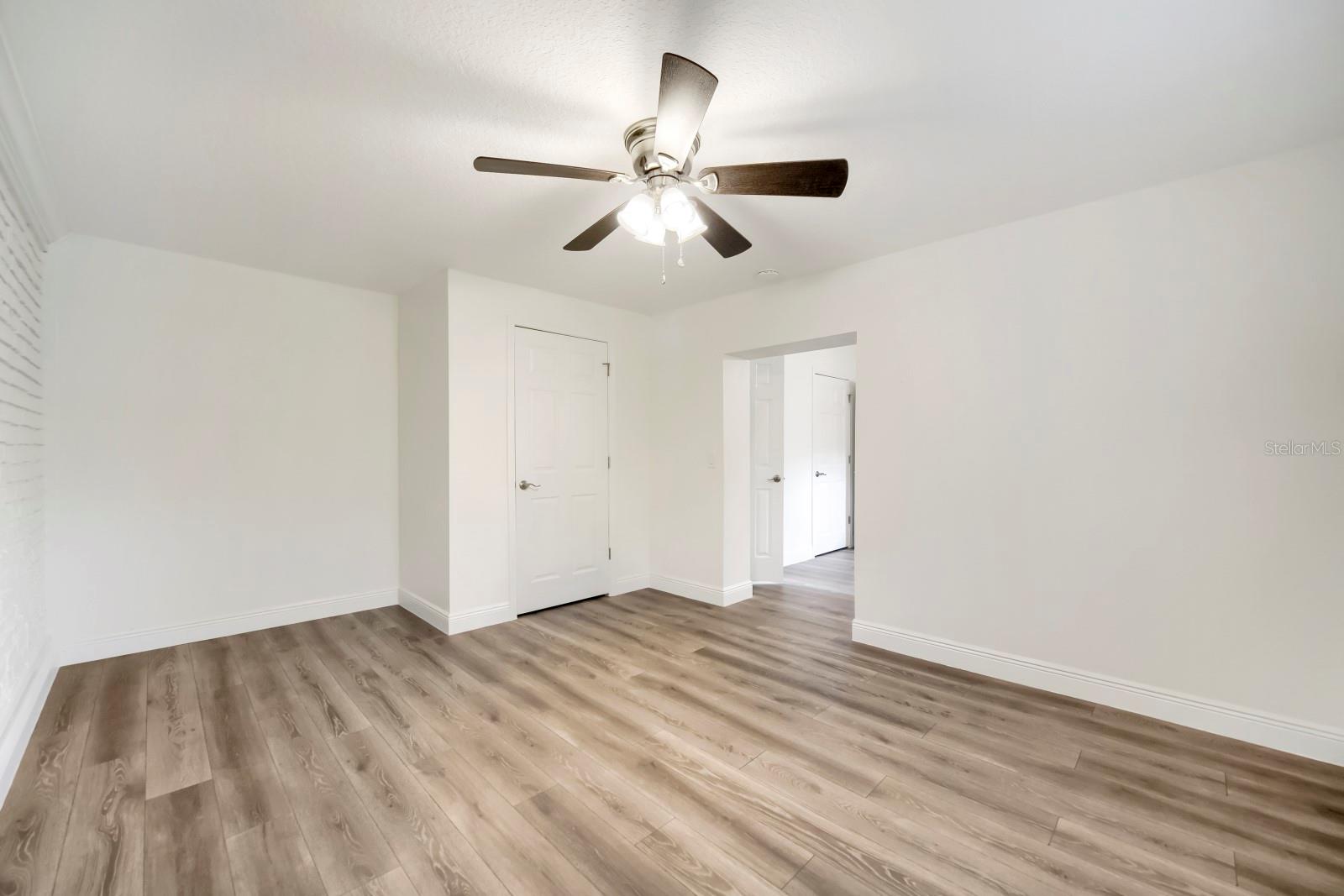 COUNTRY CLUB MANOR UNIT 3 - Residential